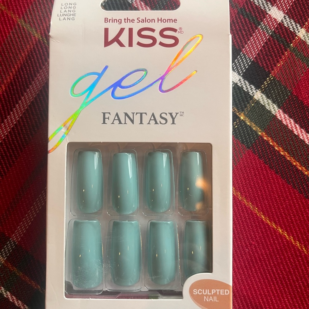 KISS Gel Fantasy Sculpted Nails in Teal